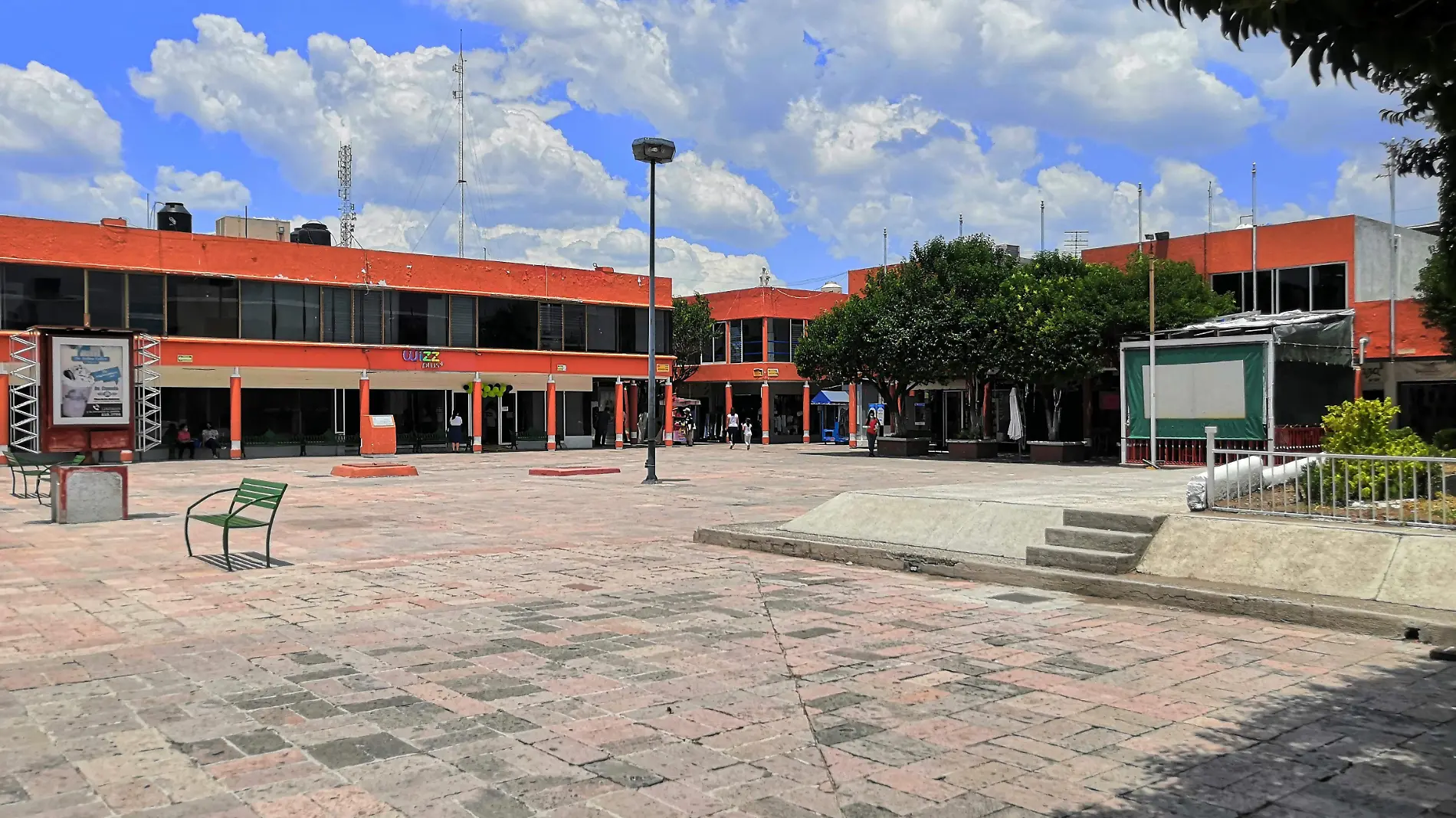 Plaza 3